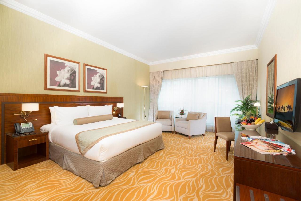 Grand Mercure Majlis Residences Abu Dabi Dış mekan fotoğraf A room at the hotel