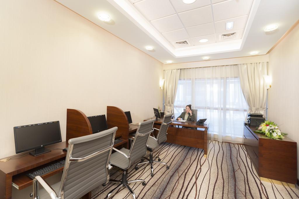 Grand Mercure Majlis Residences Abu Dabi Dış mekan fotoğraf Business Center