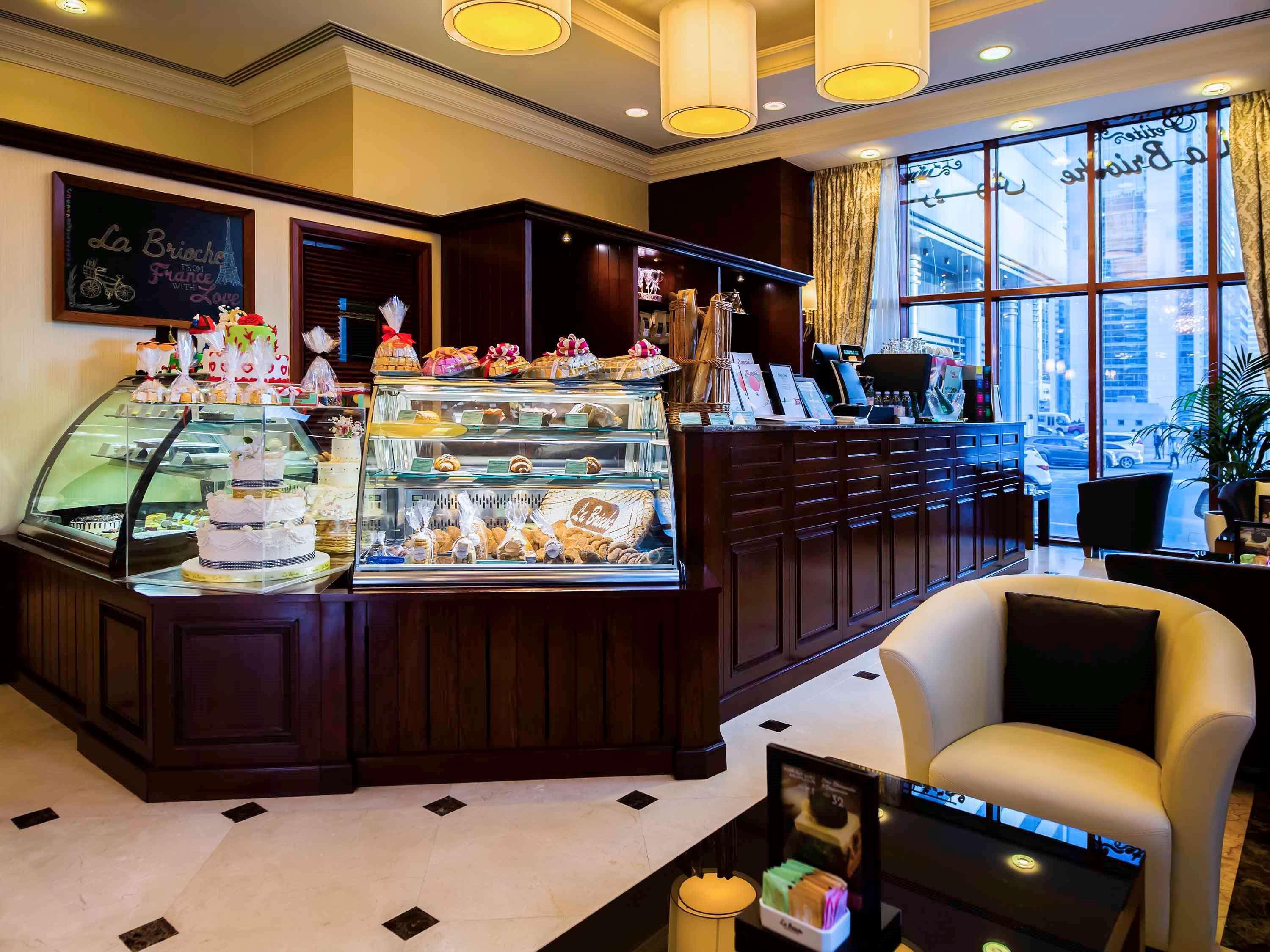 Grand Mercure Majlis Residences Abu Dabi Dış mekan fotoğraf The Café