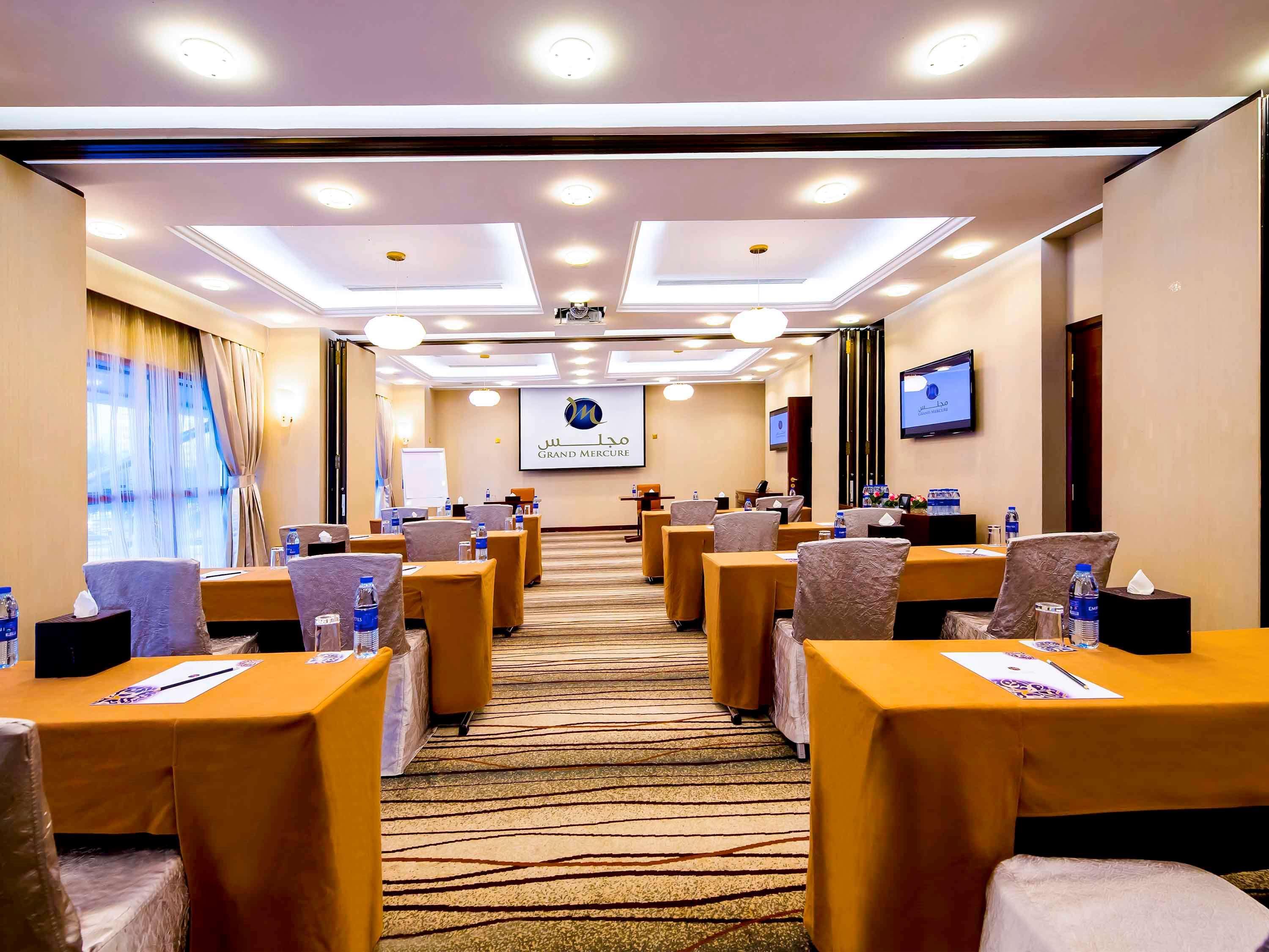 Grand Mercure Majlis Residences Abu Dabi Dış mekan fotoğraf Meeting room