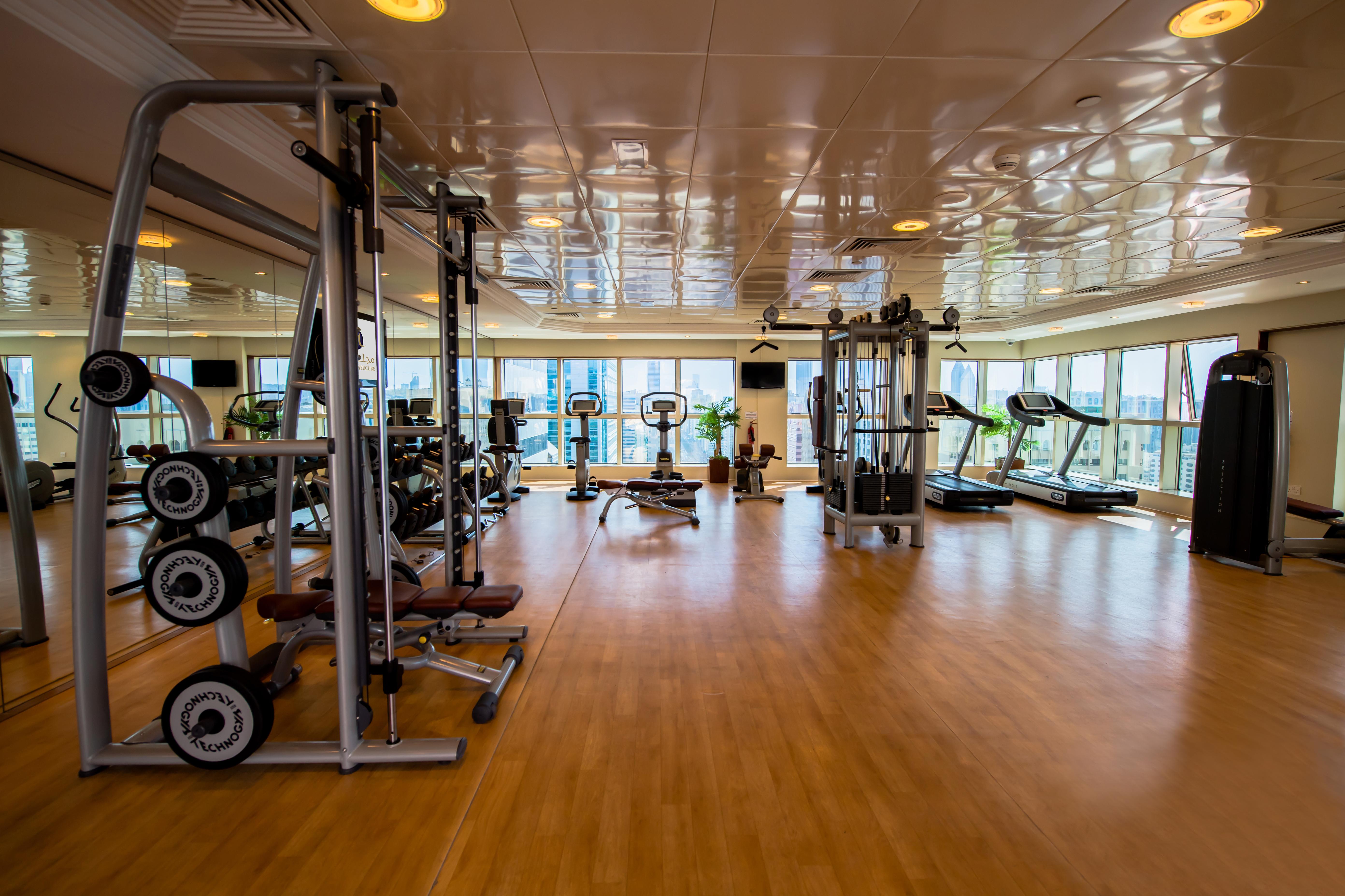 Grand Mercure Majlis Residences Abu Dabi Dış mekan fotoğraf A gym in a hotel