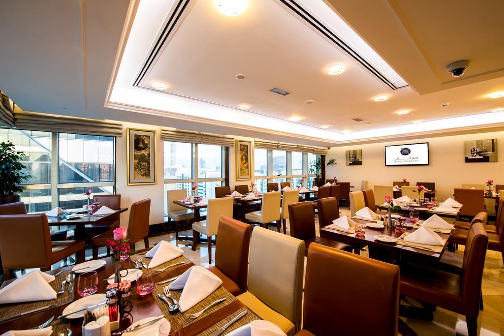 Grand Mercure Majlis Residences Abu Dabi Dış mekan fotoğraf The restaurant