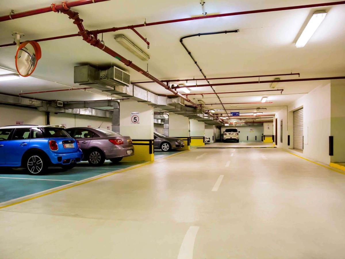 Grand Mercure Majlis Residences Abu Dabi Dış mekan fotoğraf The car park